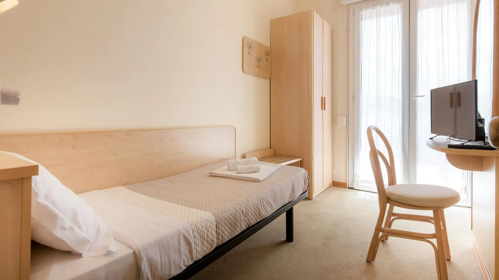 Hotel & Residence Parador Cesenatico 3*,  Italia